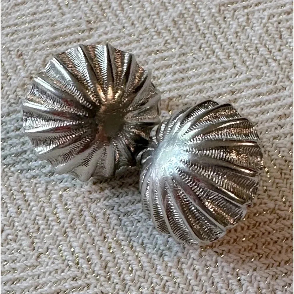 Vintage Mid Century Button Style Clip On Earrings in Silver Tone Domed Etching - Picture 6 of 8